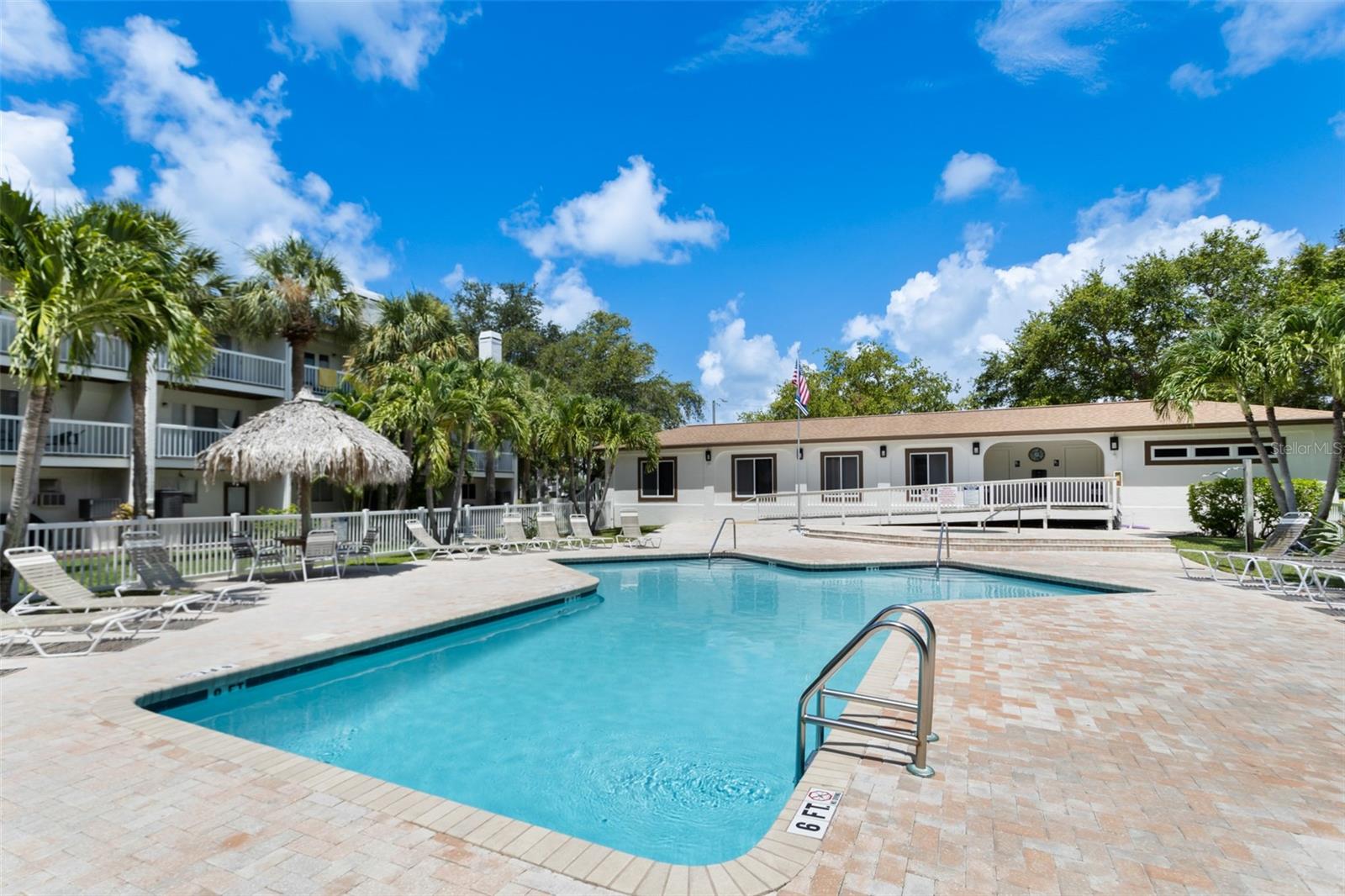 PALMS OF TIERRA - Residential