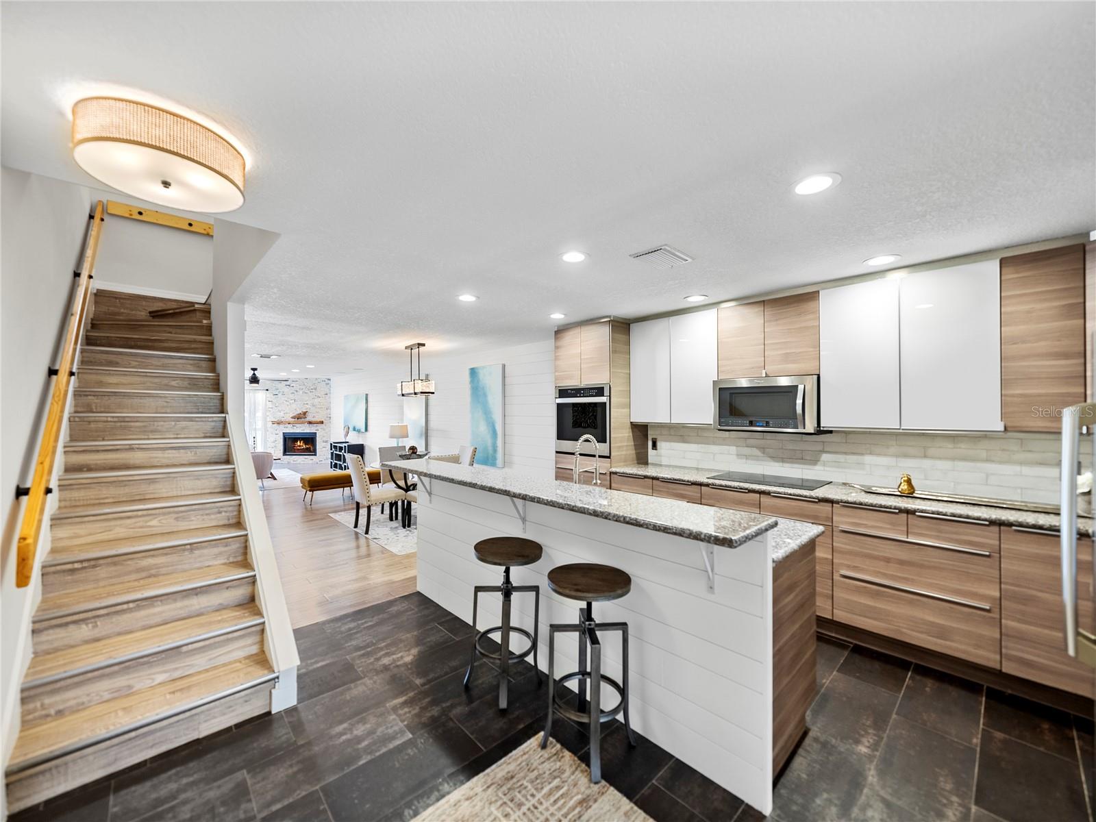 PALMS OF TIERRA - Residential