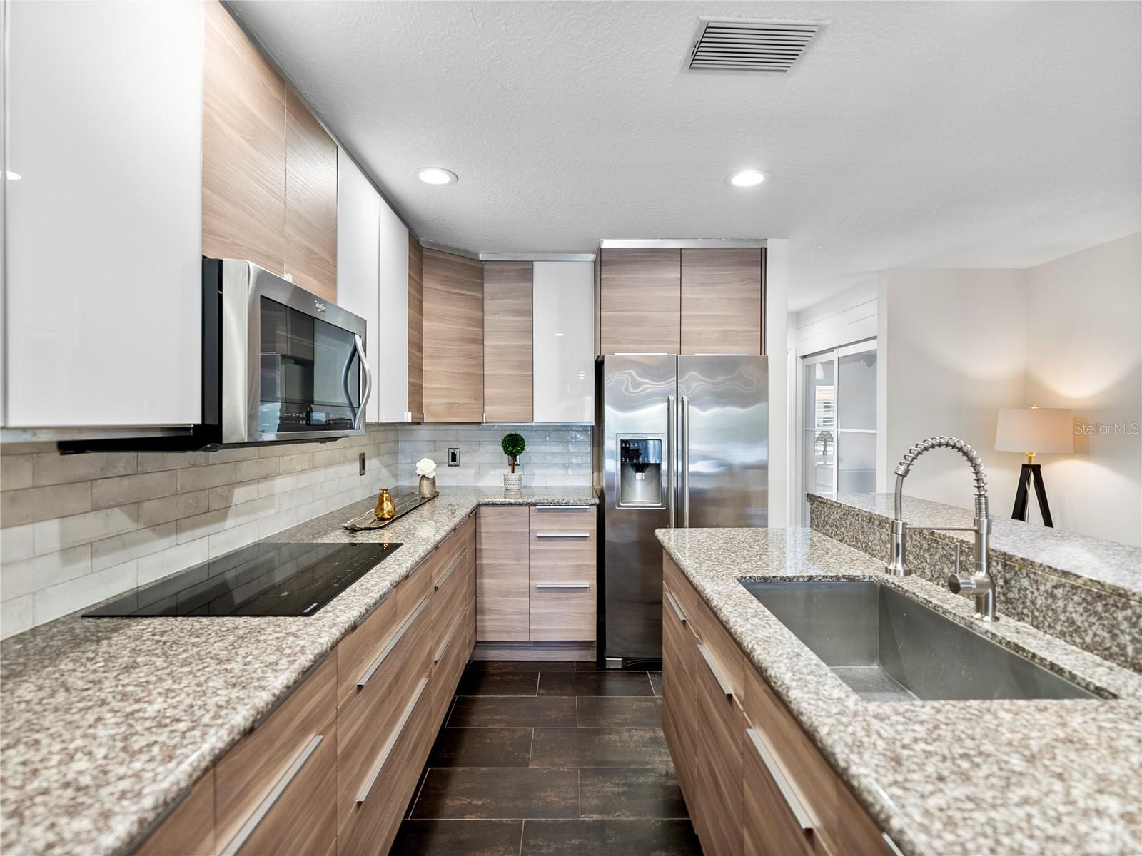 PALMS OF TIERRA - Residential