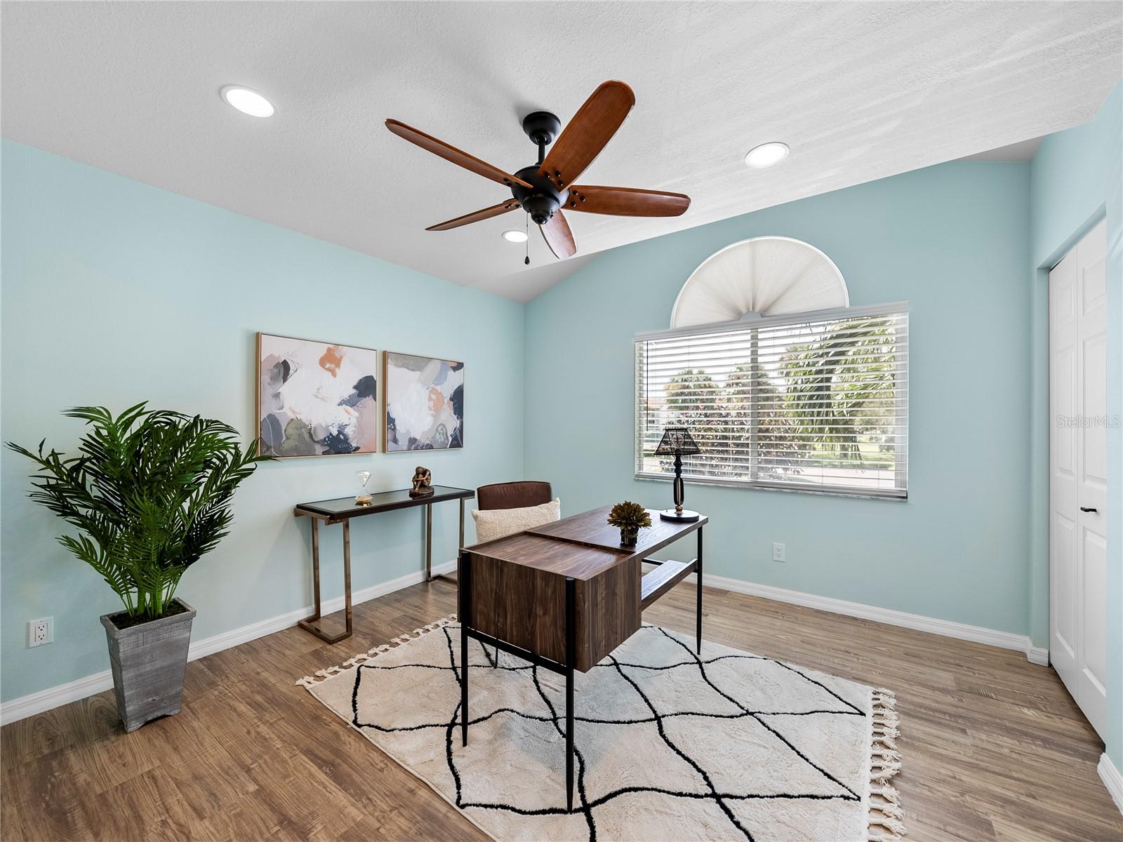 PALMS OF TIERRA - Residential