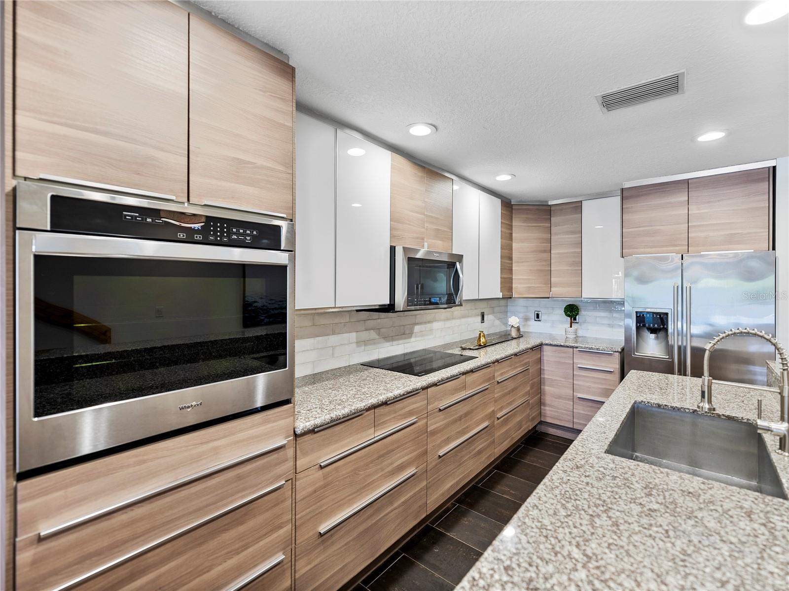 PALMS OF TIERRA - Residential