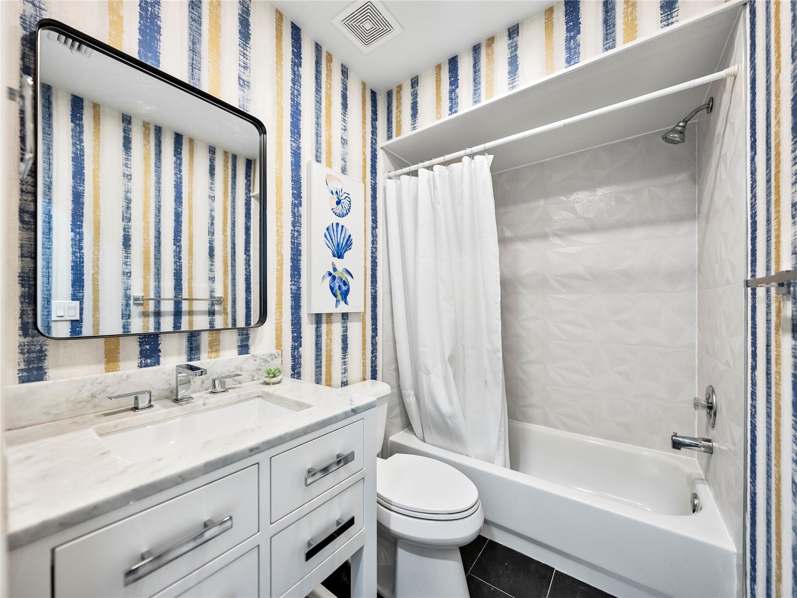 PALMS OF TIERRA - Residential