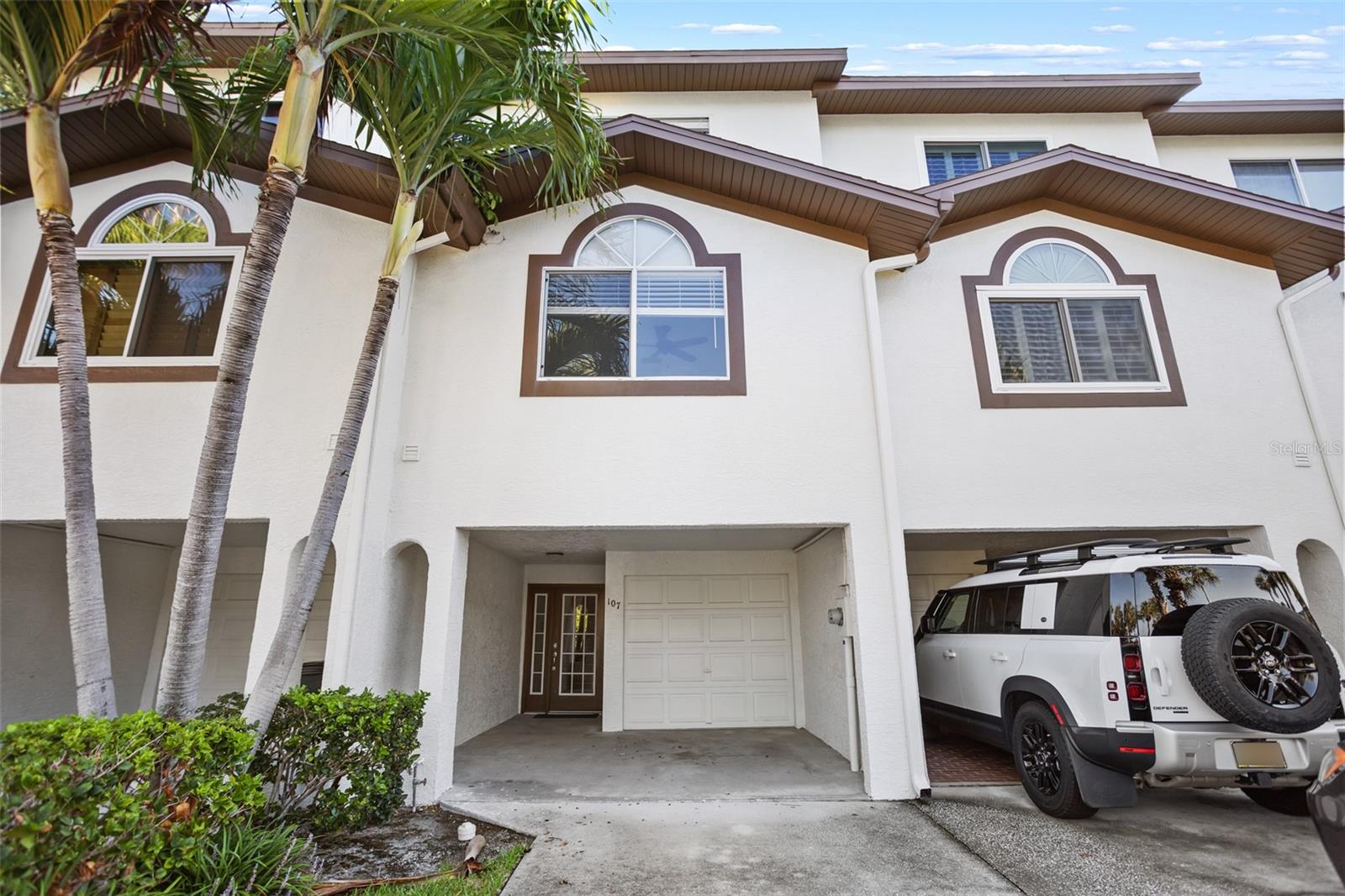 PALMS OF TIERRA - Residential