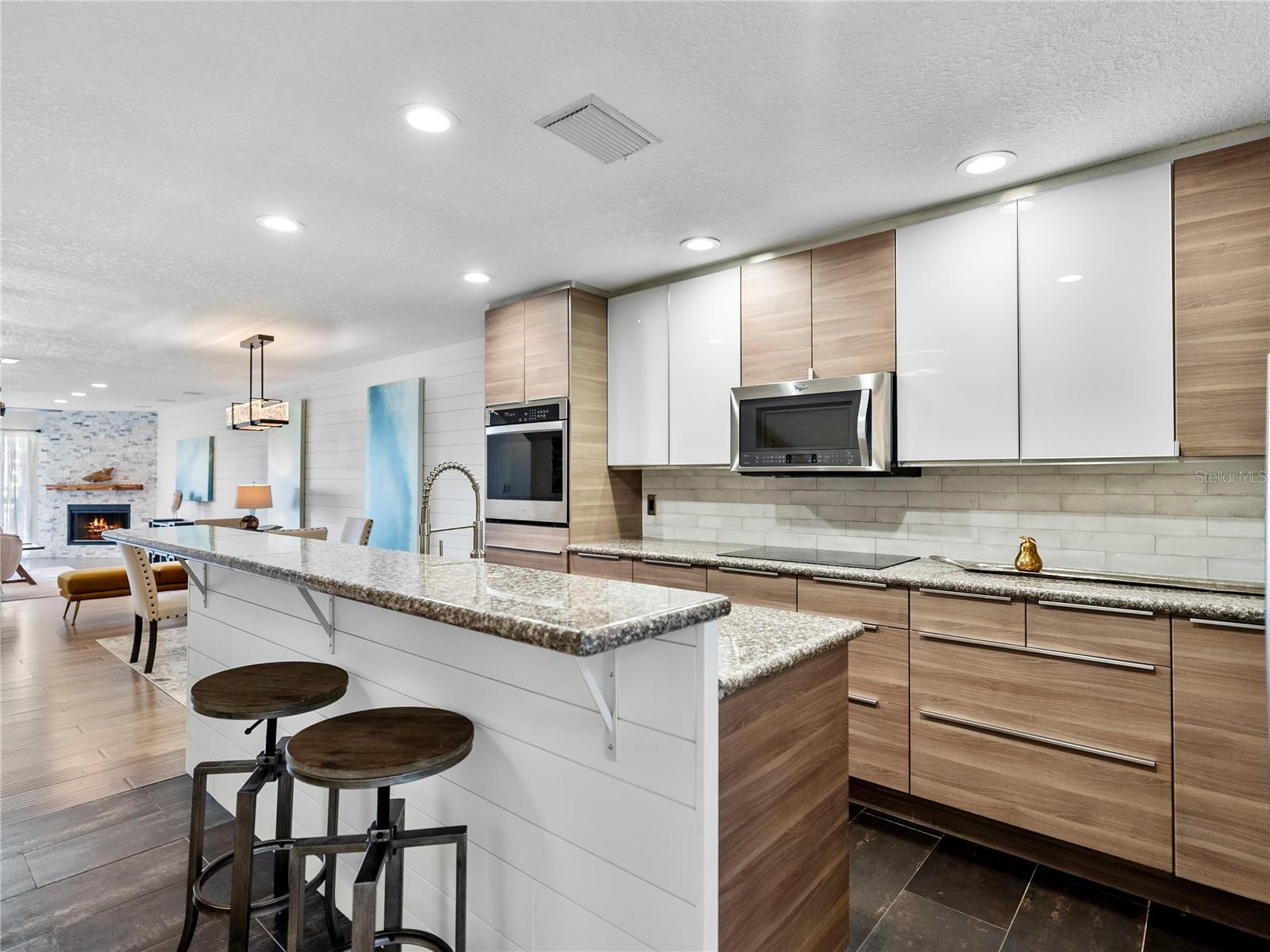 PALMS OF TIERRA - Residential