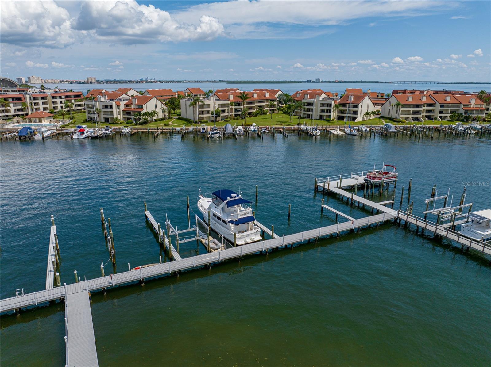 PALMS OF TIERRA - Residential