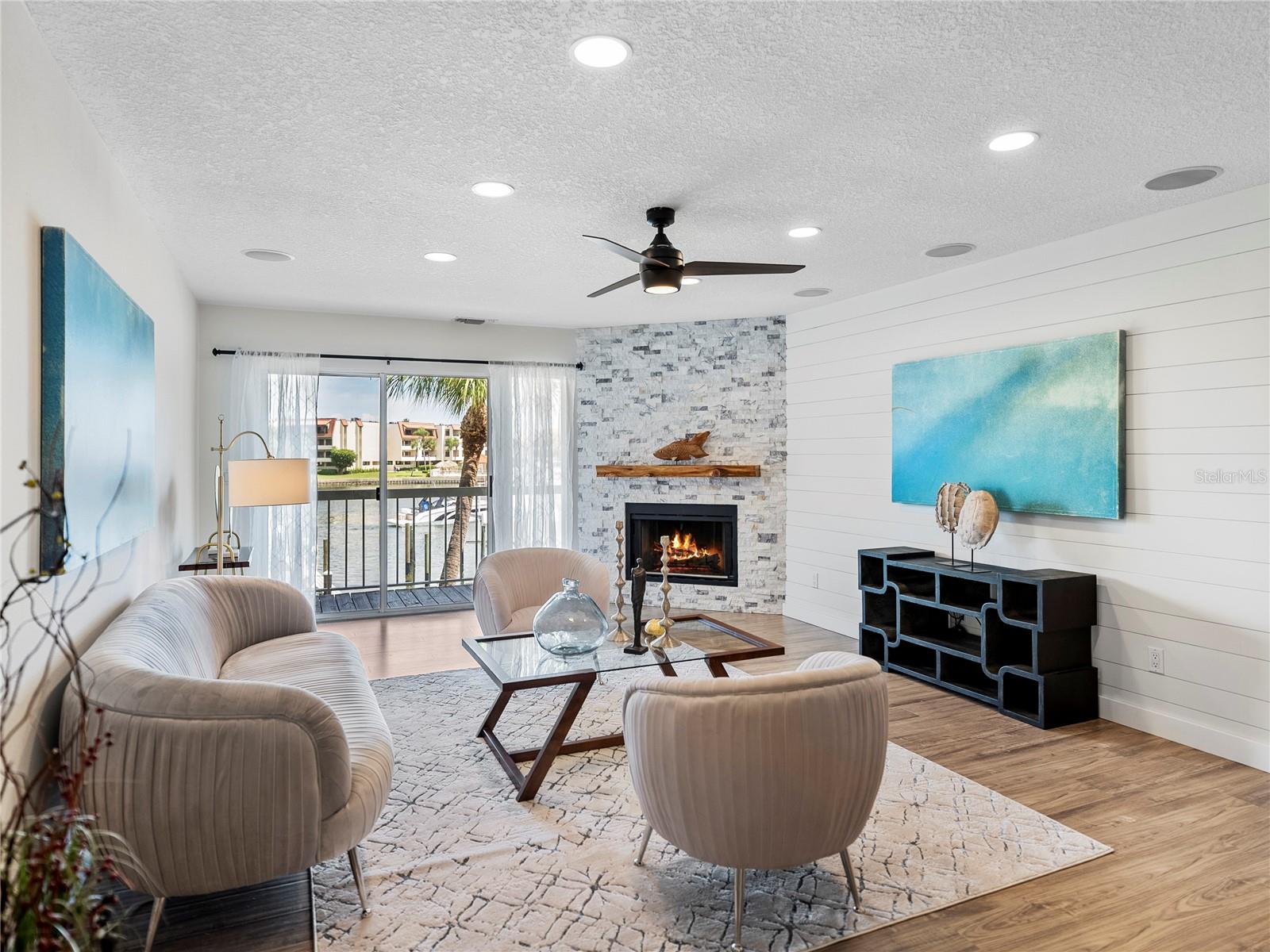 PALMS OF TIERRA - Residential