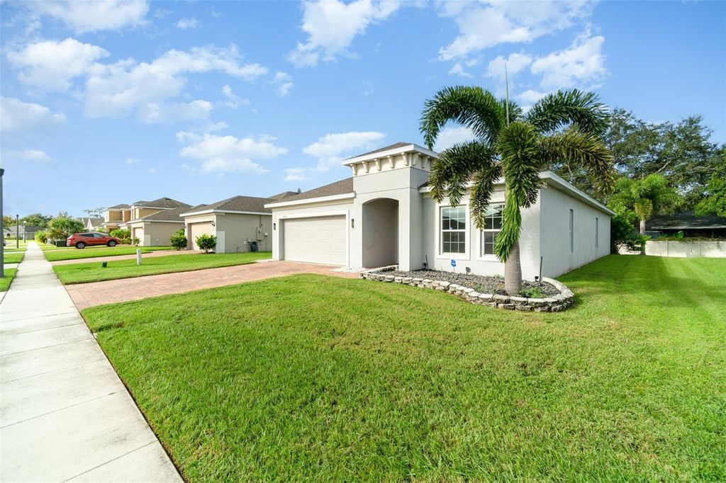 Photo of 2751 Wadeview Loop, Saint Cloud, FL 34769 (MLS # O6349095)