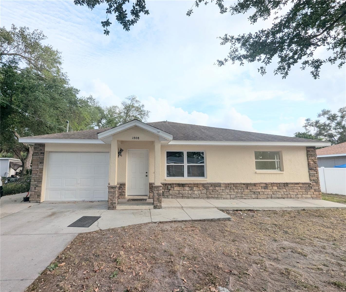 PINECREST - Residential