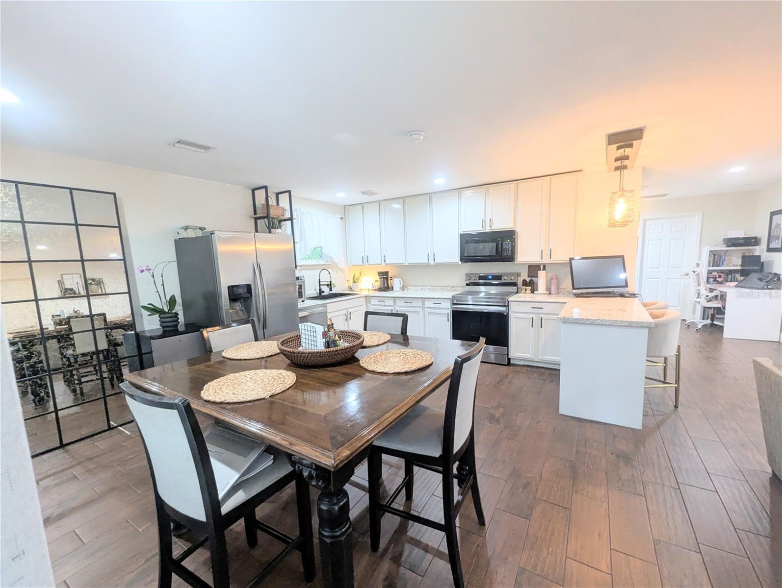 PINECREST - Residential