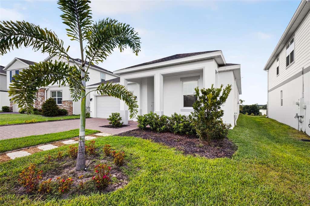 Photo of 2053 Heart Lake Drive, Groveland, FL 34736 (MLS # G5116178)