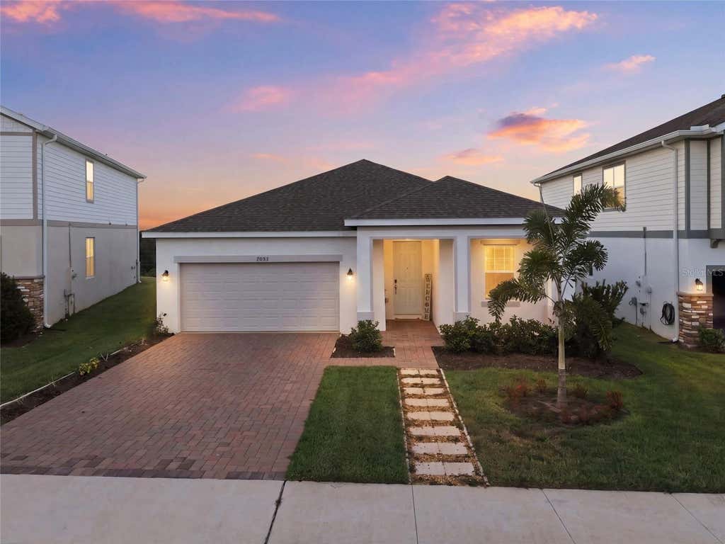 Photo of 2053 Heart Lake Drive, Groveland, FL 34736 (MLS # G5116178)