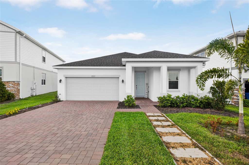 Photo of 2053 Heart Lake Drive, Groveland, FL 34736 (MLS # G5116178)