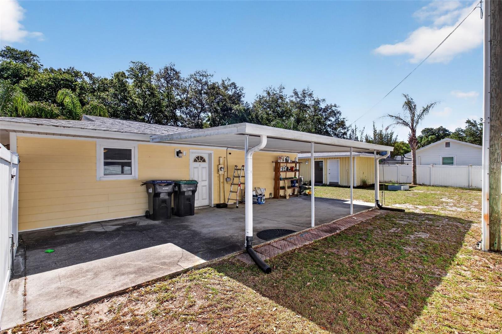 RABBITS RUN - Residential