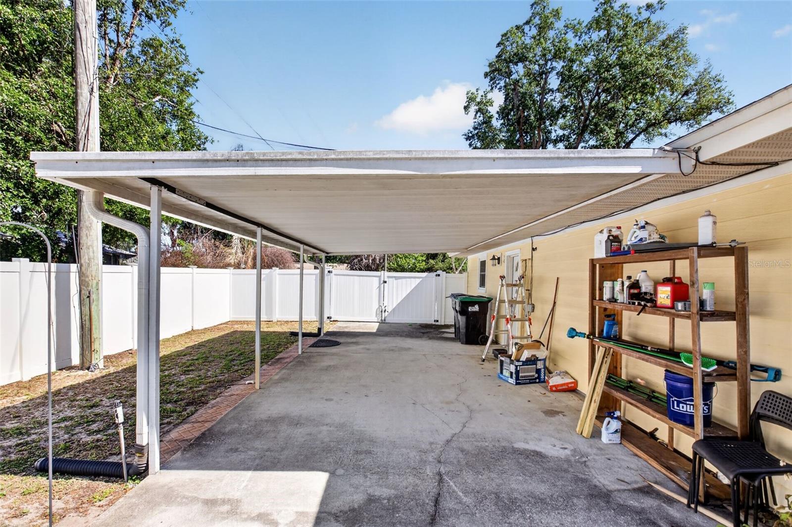 RABBITS RUN - Residential