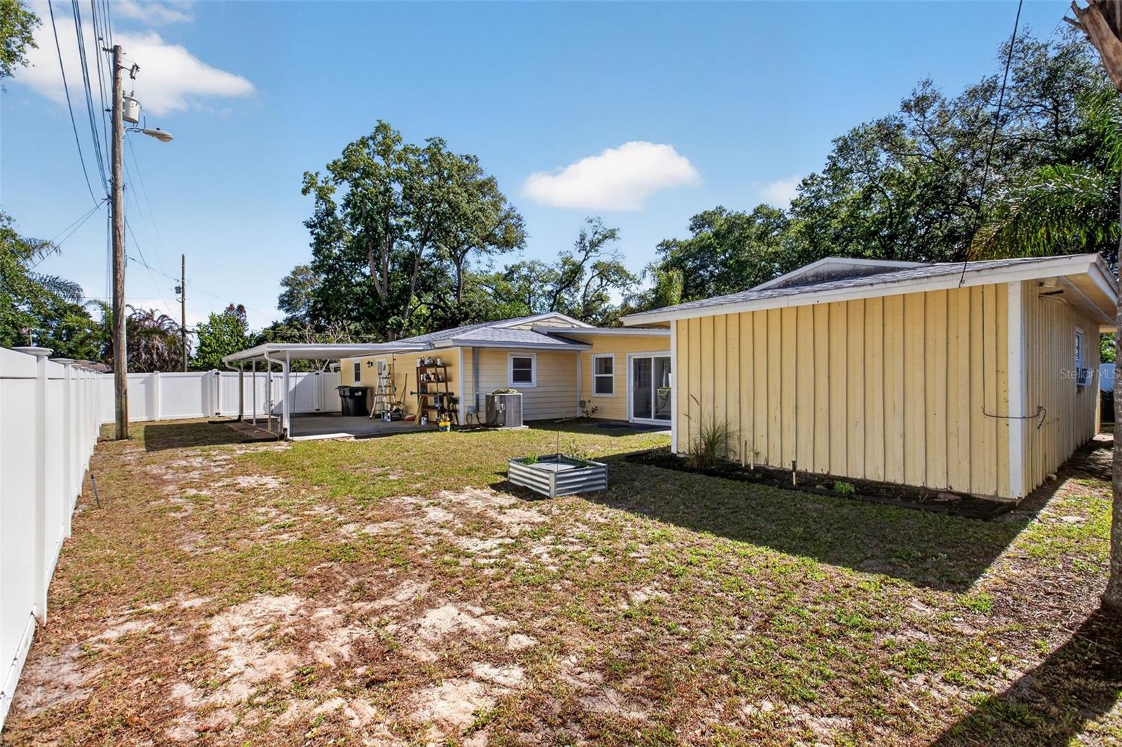 RABBITS RUN - Residential