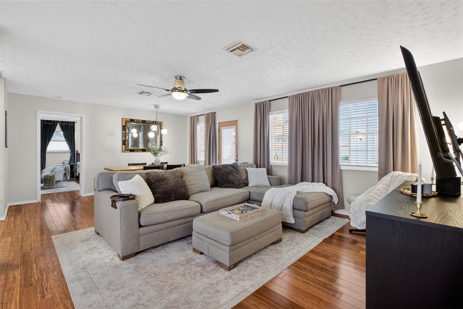 RABBITS RUN - Residential