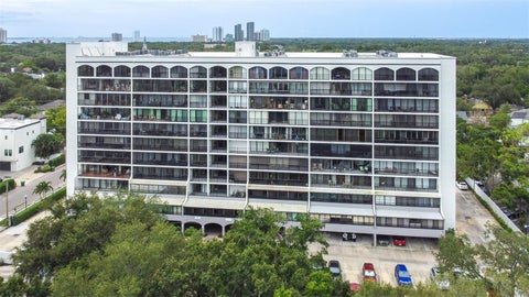 Photo of 3211 W Swann Avenue #410, Tampa, FL 33609 (MLS # TB8555206)