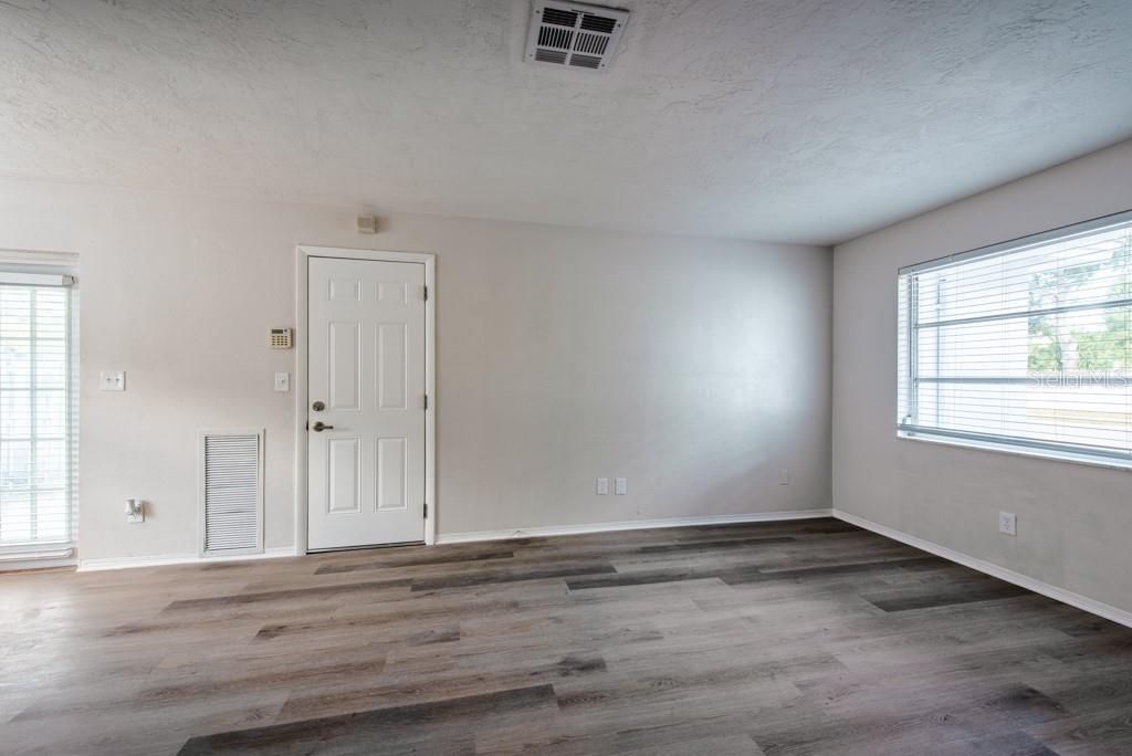 Photo of 168 Southeast Boulevard N, St Petersburg, FL 33703 (MLS # TB8449439)