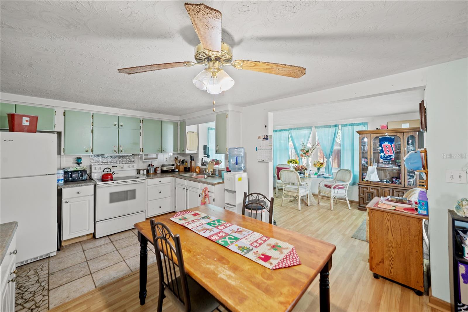 ALOHA GARDENS - Residential