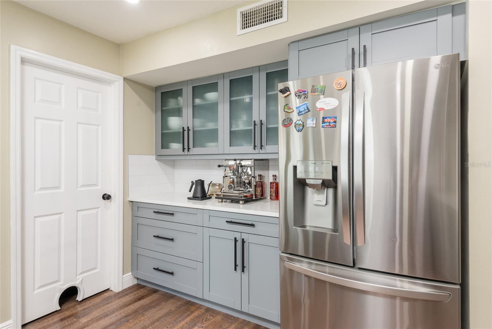 COUNTRY CLUB VILLAGE AT CARROLLWOOD - Residential