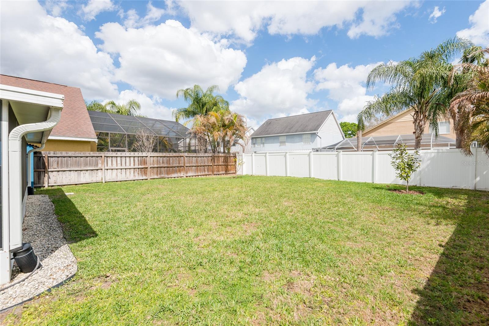 COUNTRY CLUB VILLAGE AT CARROLLWOOD - Residential