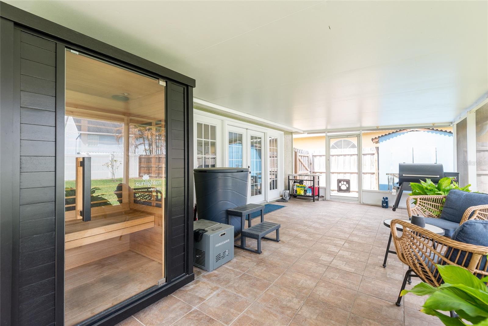 COUNTRY CLUB VILLAGE AT CARROLLWOOD - Residential