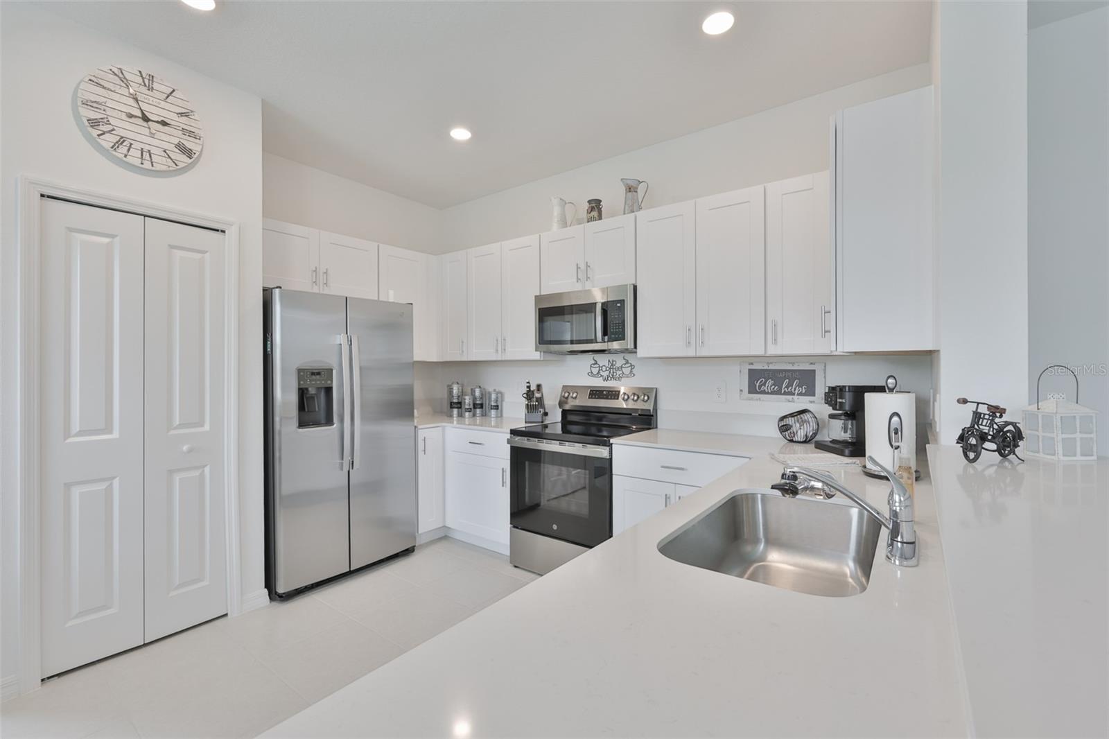 SOUTH SHORE POINTE - Residential