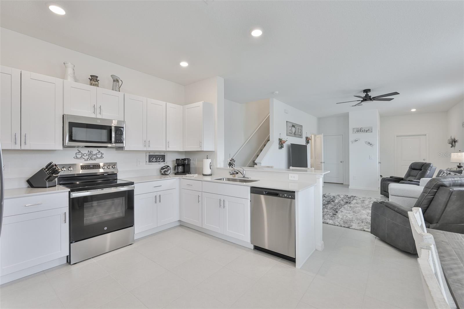 SOUTH SHORE POINTE - Residential