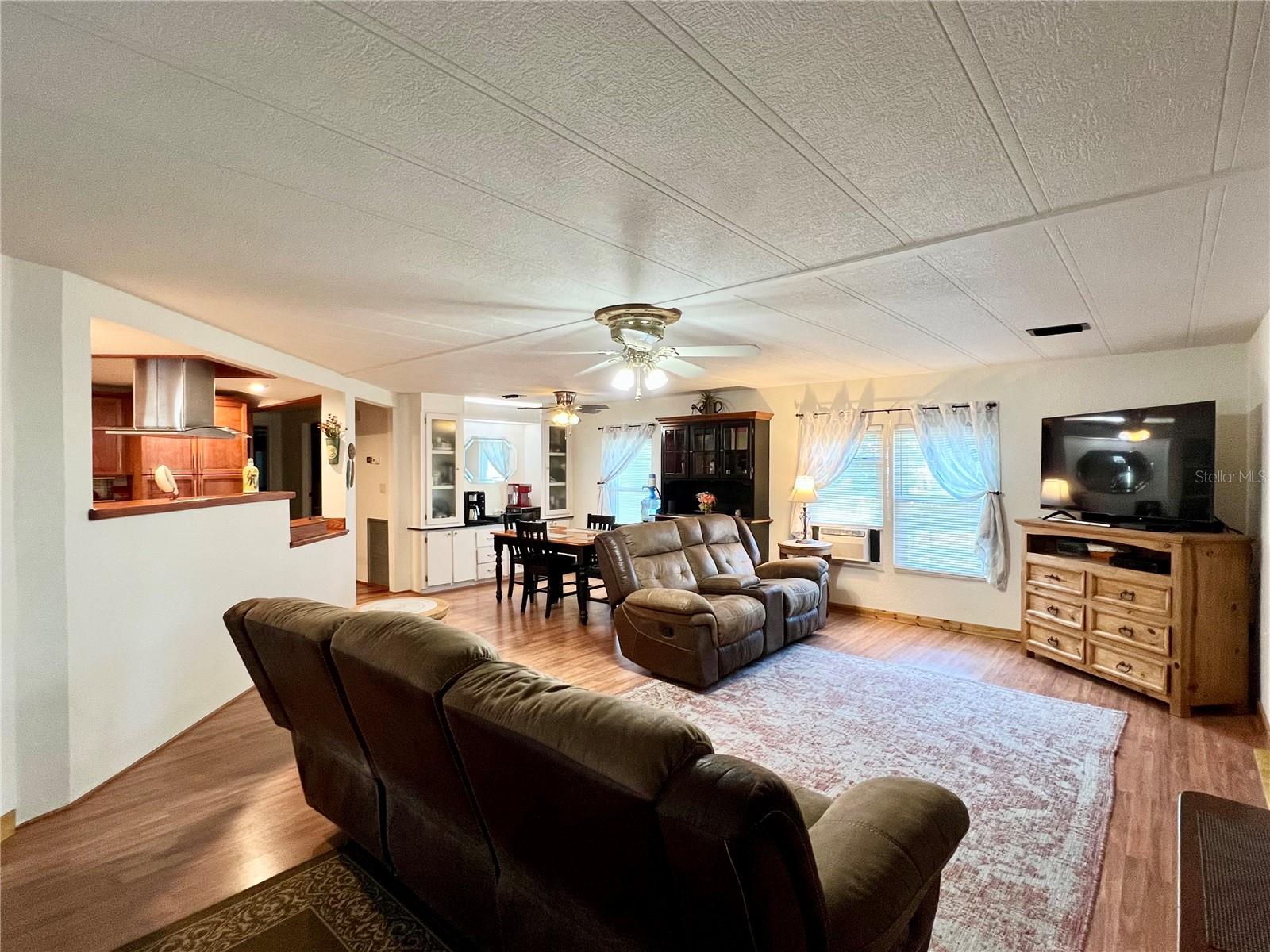 CONTINENTAL COUNTRY CLUB COMMU - Residential