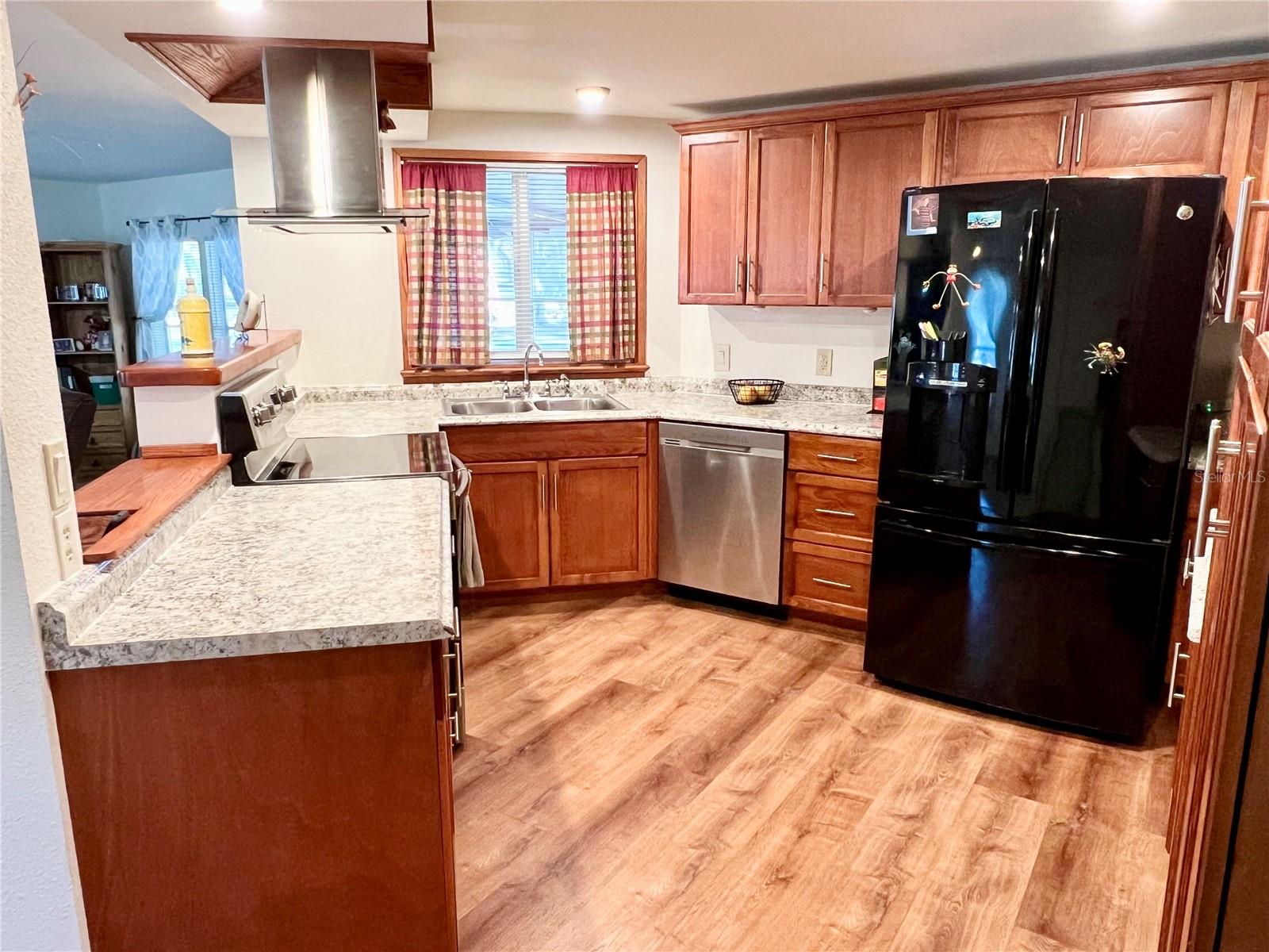 CONTINENTAL COUNTRY CLUB COMMU - Residential