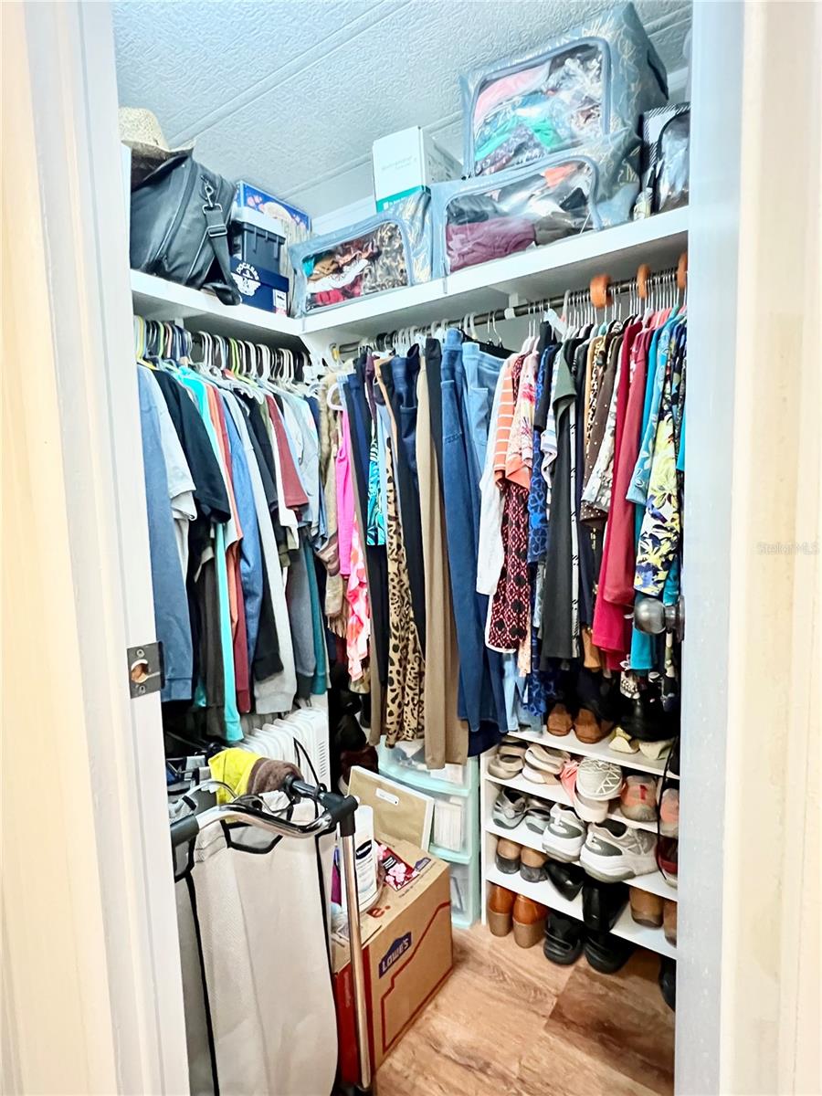 CONTINENTAL COUNTRY CLUB COMMU - Residential