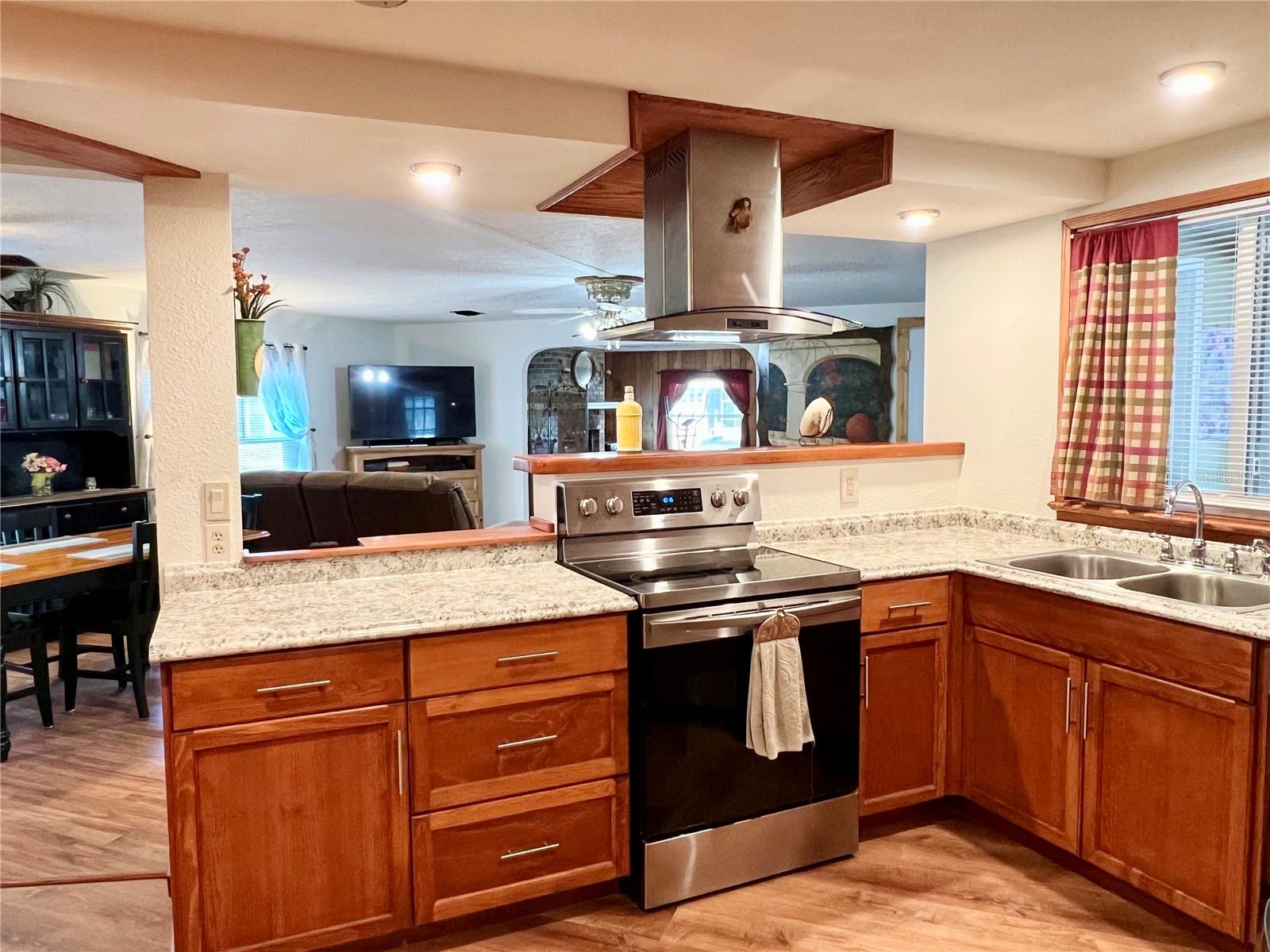 CONTINENTAL COUNTRY CLUB COMMU - Residential