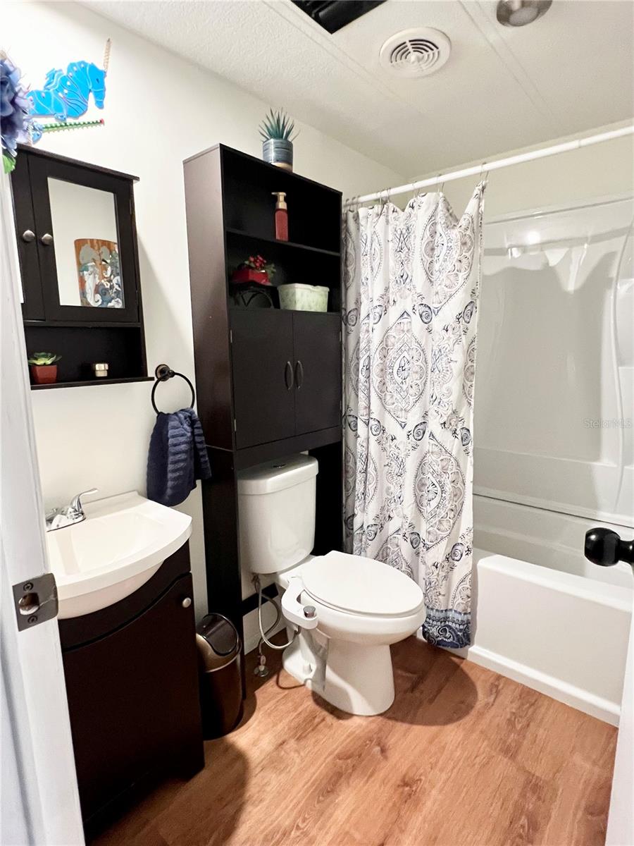 CONTINENTAL COUNTRY CLUB COMMU - Residential