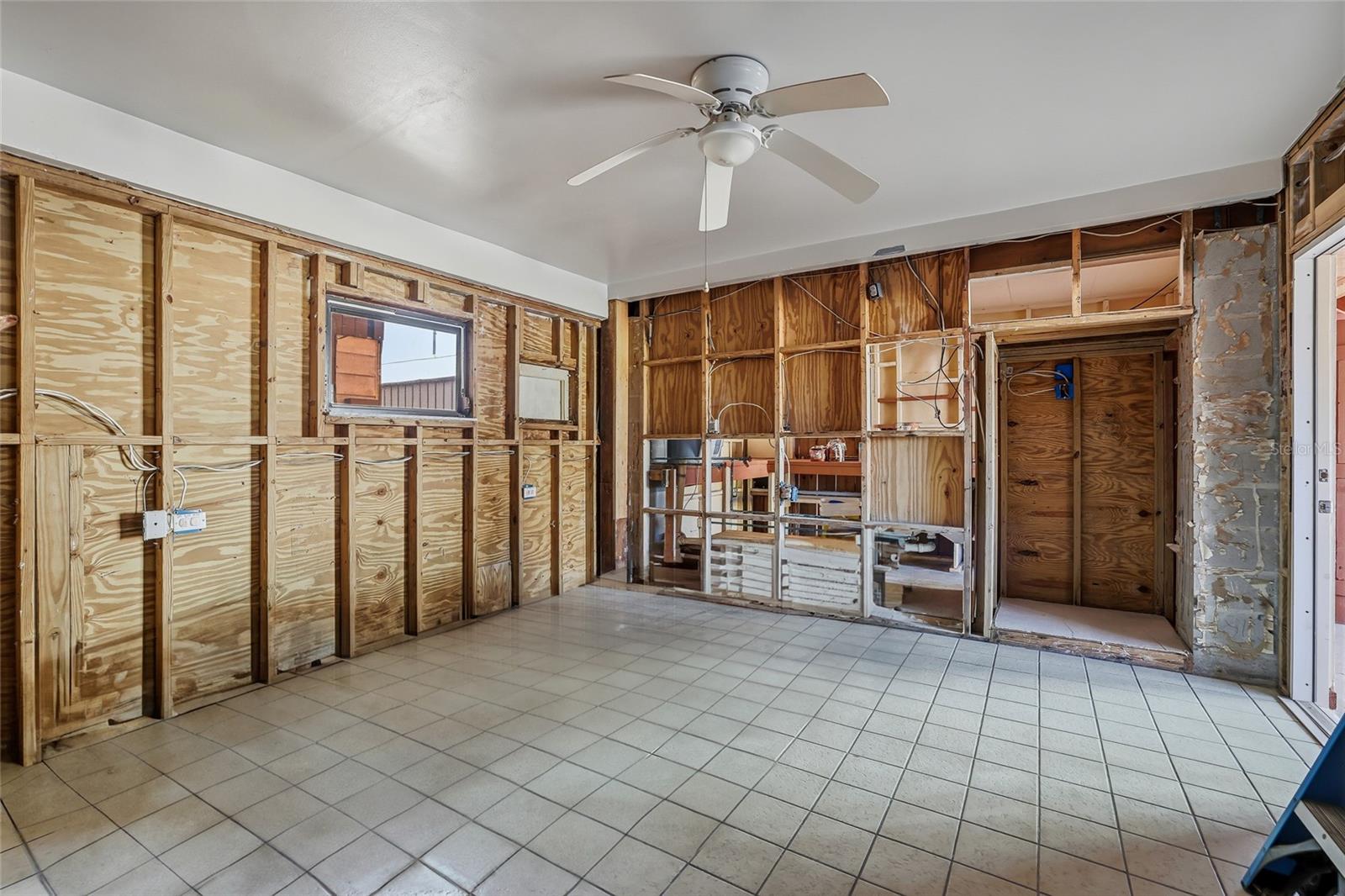 PENGUIN CABANA SUB - Residential