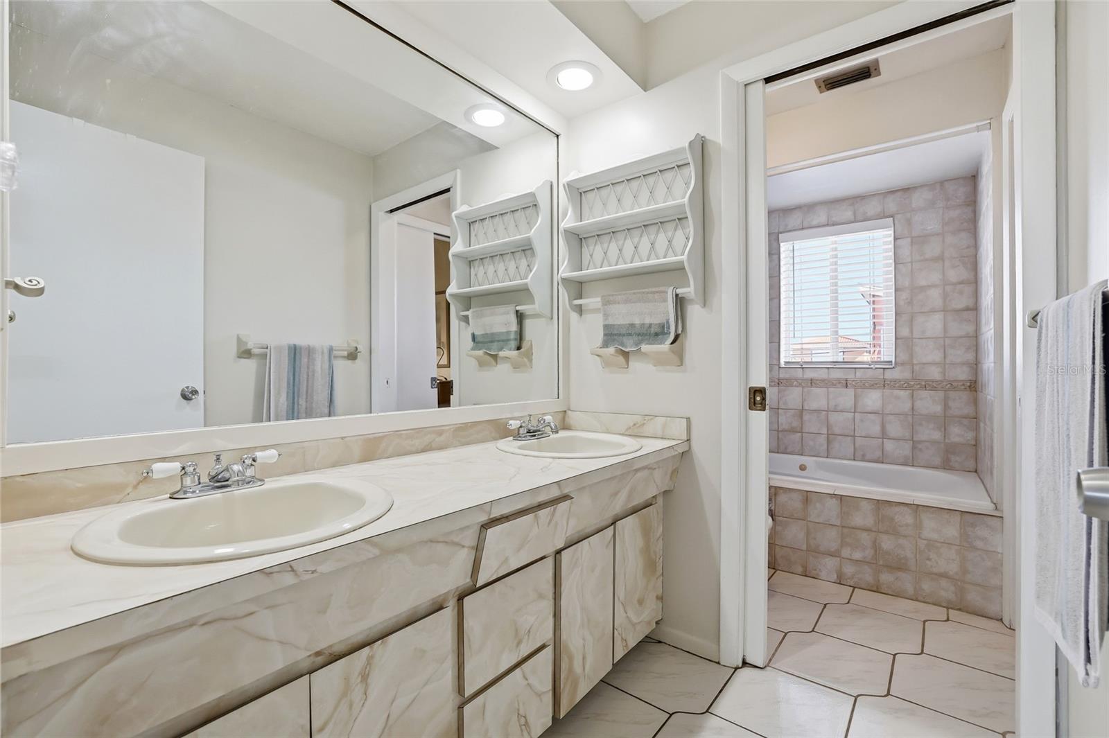 PENGUIN CABANA SUB - Residential