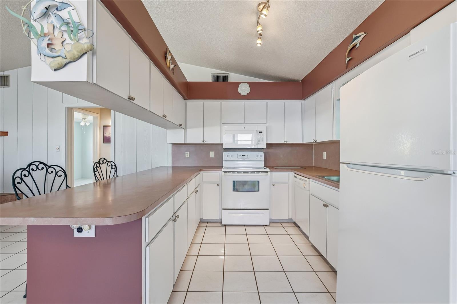 PENGUIN CABANA SUB - Residential