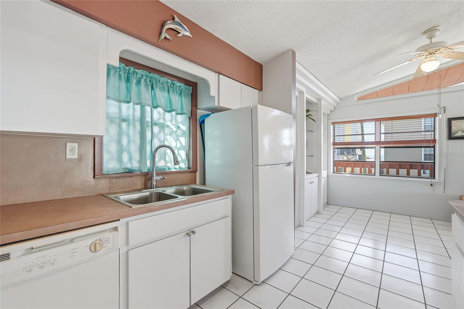 PENGUIN CABANA SUB - Residential