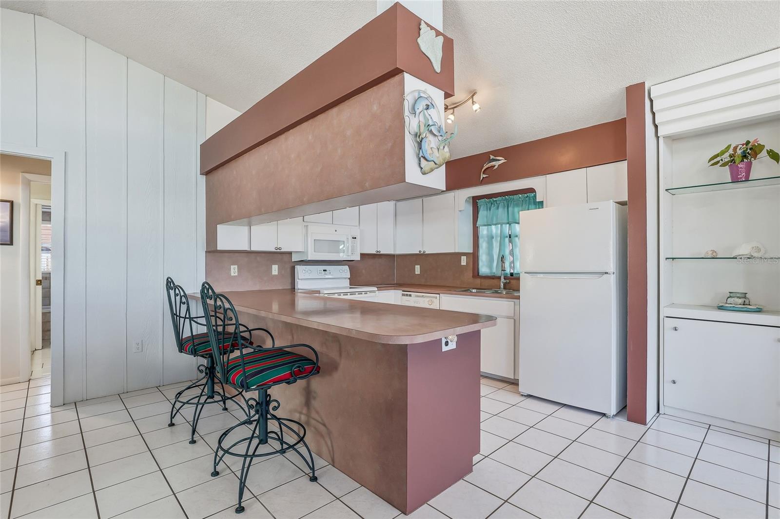 PENGUIN CABANA SUB - Residential