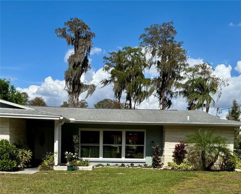 Photo of 17109 Rainbow Ter, Odessa, FL 33556 (MLS # TB8513826)
