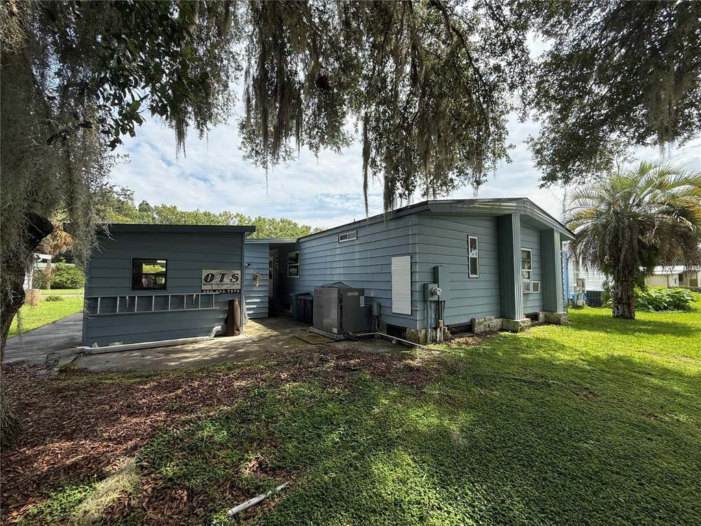 Photo of 802 Robin Lane, Wildwood, FL 34785 (MLS # G5115879)