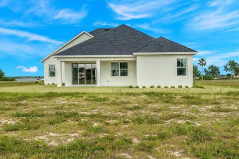 A home in LAKE ALFRED