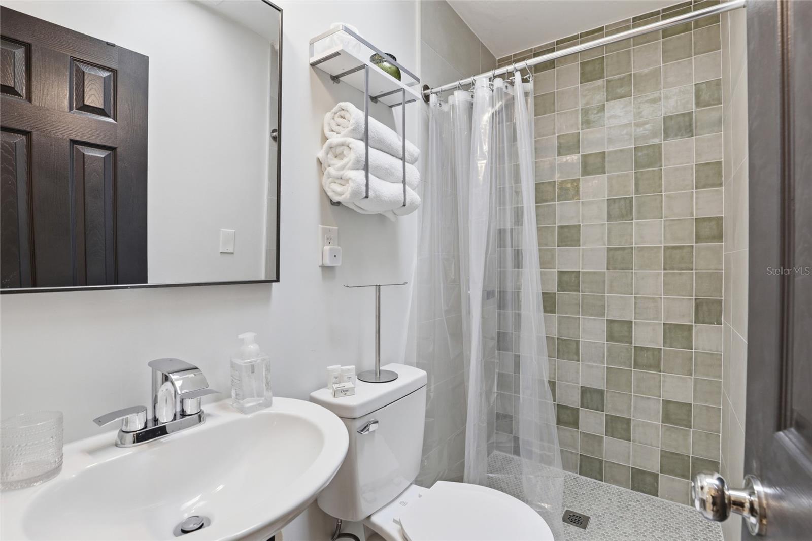 LORRAINE COURT - Residential