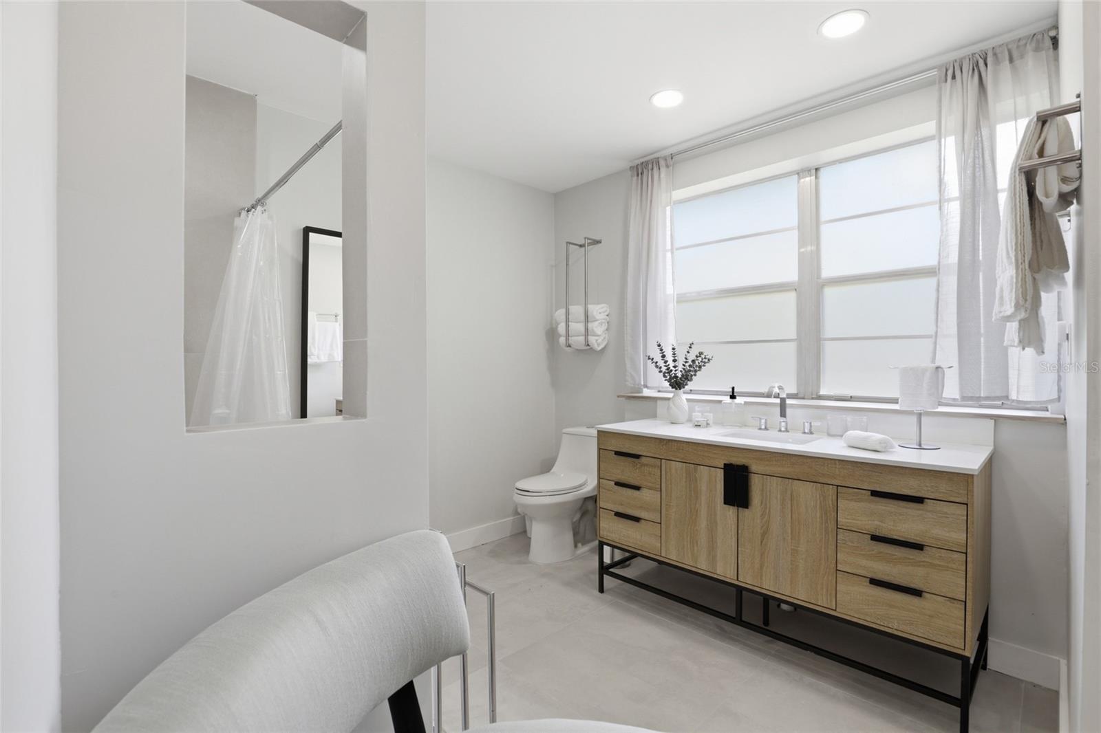 LORRAINE COURT - Residential