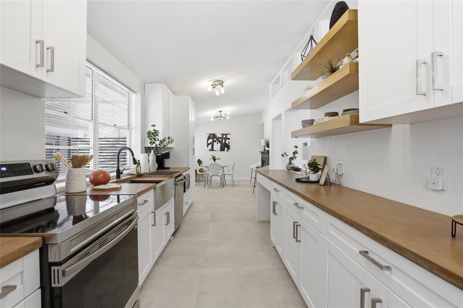 LORRAINE COURT - Residential