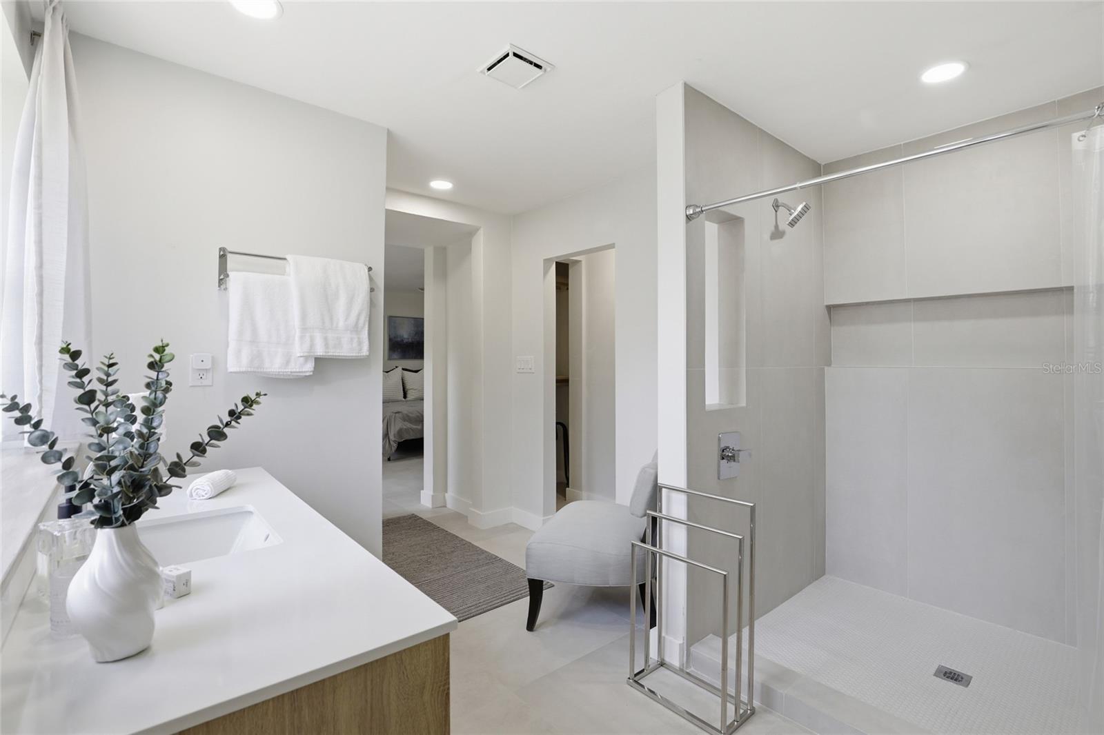 LORRAINE COURT - Residential