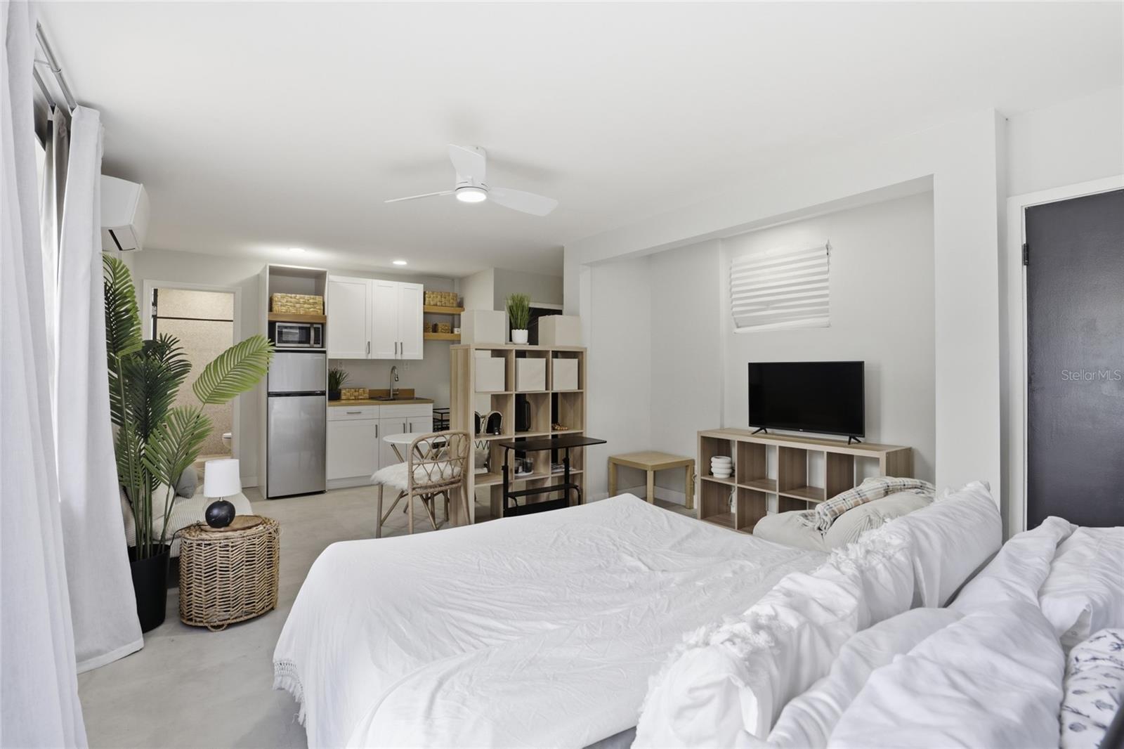 LORRAINE COURT - Residential