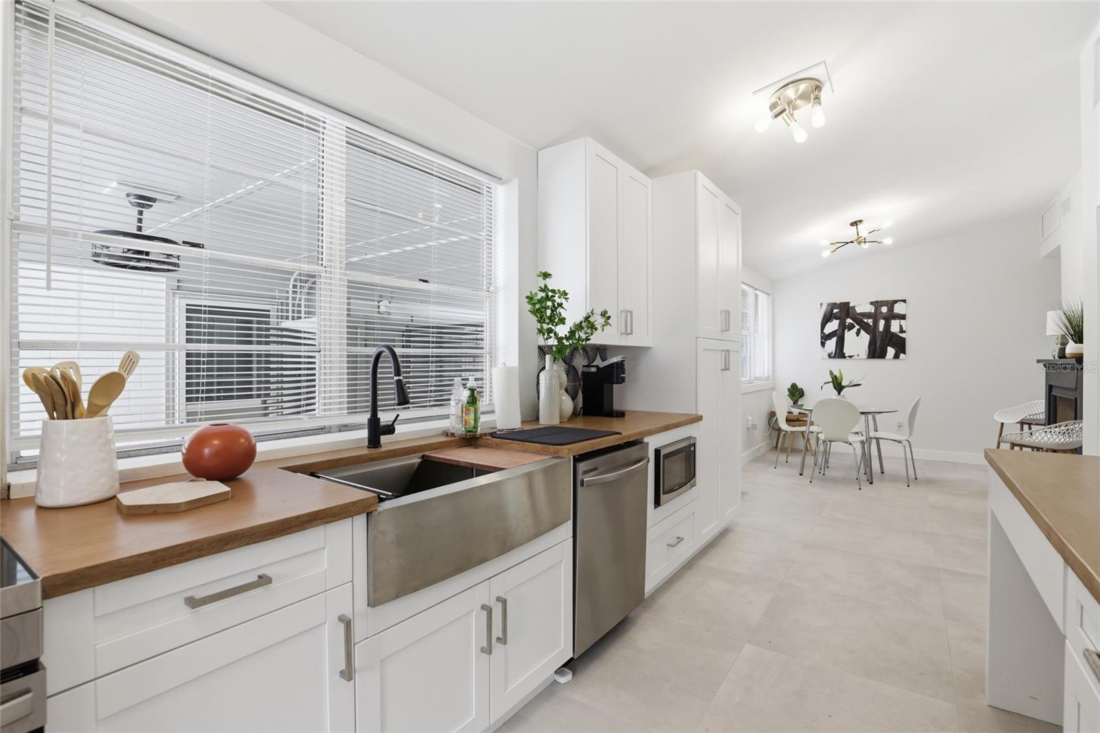 LORRAINE COURT - Residential