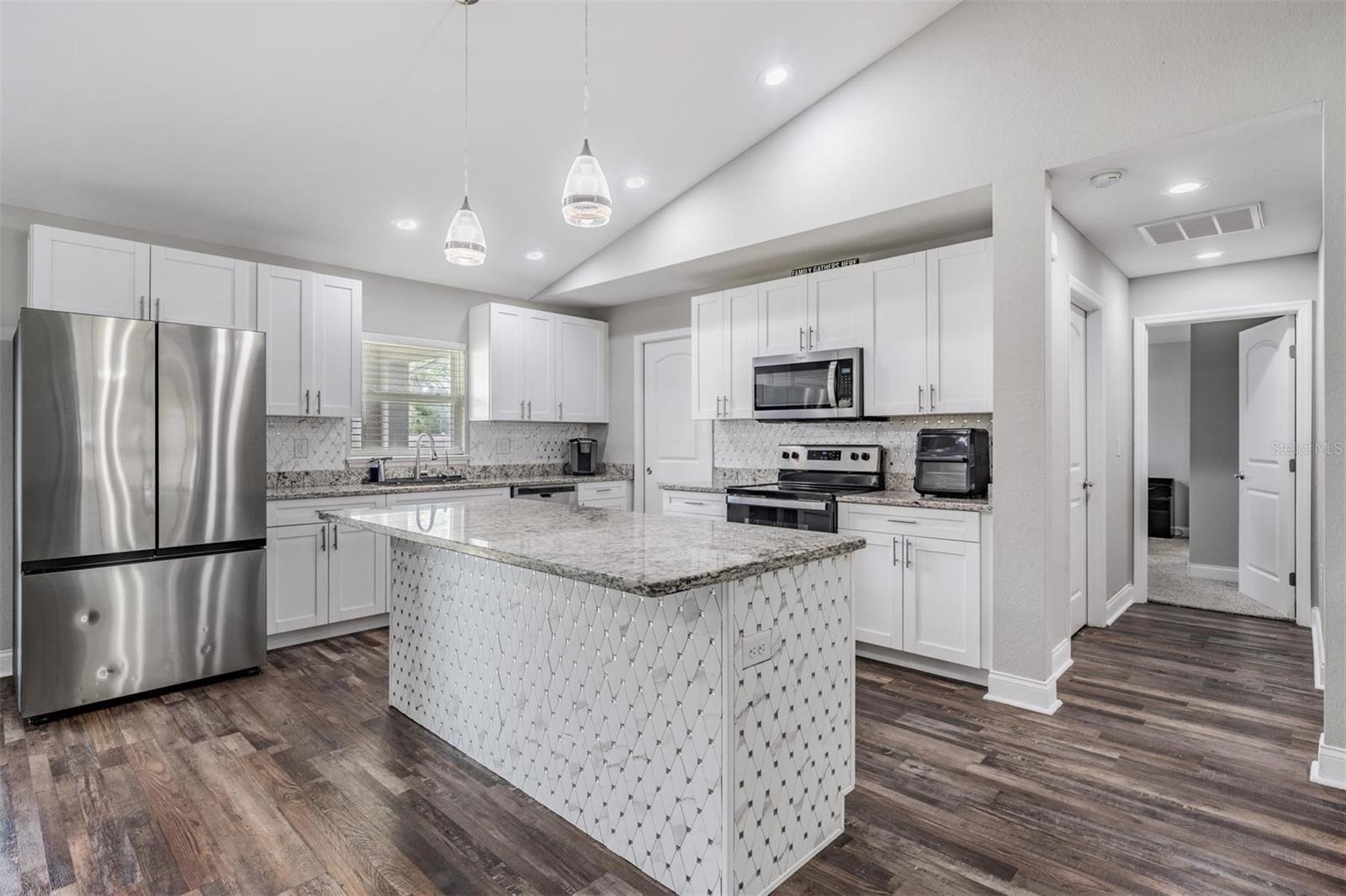 2155 THOMPSON ROAD