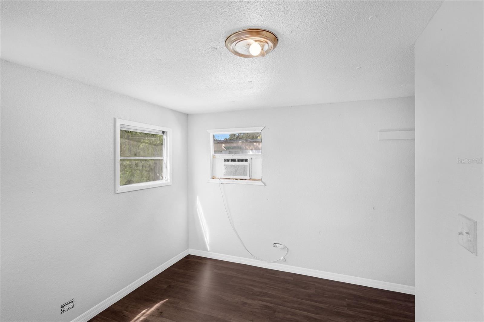 IDA LAKE SUB - Residential Lease