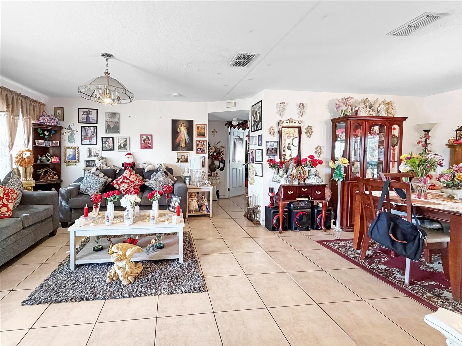 Casas a venda 4 - Jen Dantas 6305 HILLWOOD DRIVE